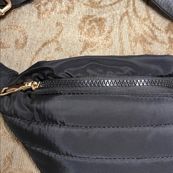 Falls Creek Black Quilted Fanny Pack Sling Bag NWT - Picture 3 of 8
